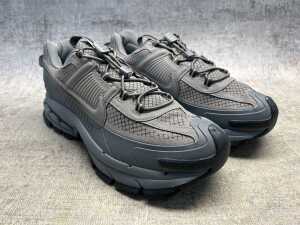 Nike Zoom Vomero Roam size US 10 men's - 3