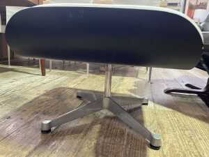 Eames Vitra 671 lounge chair ottoman - 3