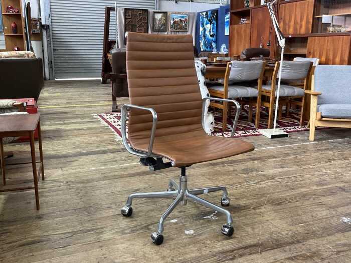 Charles and Ray Eames, Eames Office desk chair