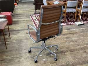 Charles and Ray Eames, Eames Office desk chair - 3