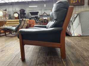 Tessa mid-century two seat sofa - 3