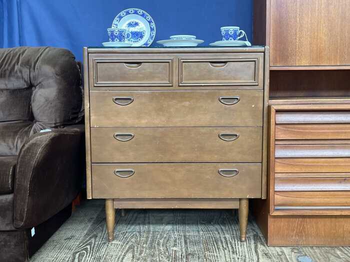 Standis Furniture mid-century Victorian ash chest of four drawers