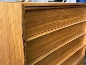 Mid-century myrtle chest of four drawers - 5