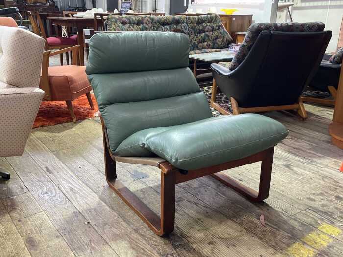 Tessa T8 mid-century lounge chair