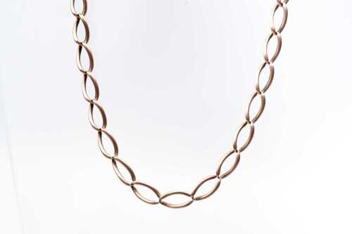 An antique necklace in 9 carat rose gold