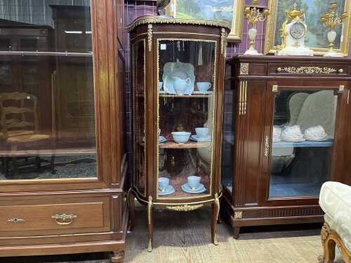 French mahogany vitrine