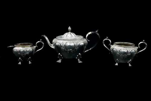 Antique English sterling silver three piece tea service, total weight 574g