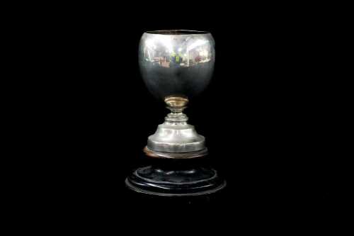 Silver trophy cup, weight of silver 92g