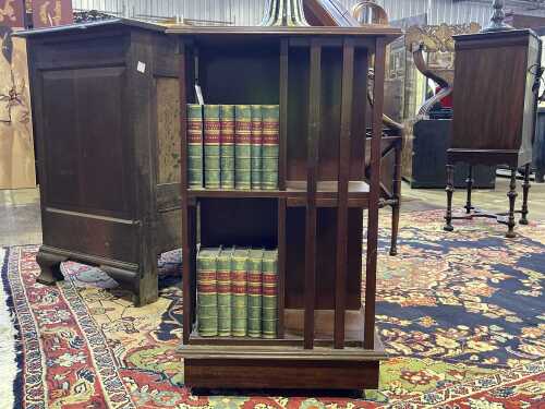 Reproduction mahogany square bookshelf/side table