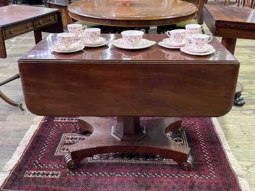 William IV mahogany Pembroke table