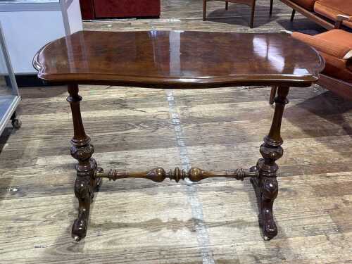 Victorian burr walnut rectangular side table