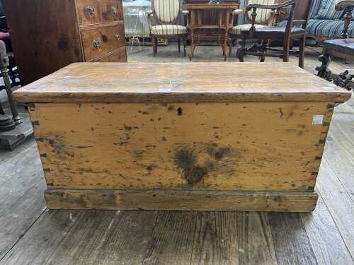 Pine tool chest
