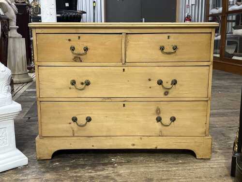 Georgian pine chest of four drawers, c.1800