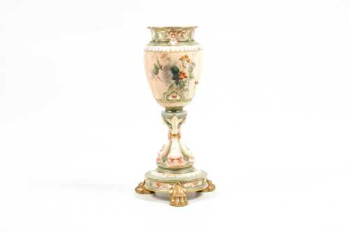 Edwardian Royal Worcester porcelain vase, 1901