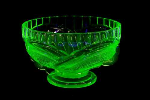 Art Deco Sowerby uranium bowl with fluting and arc design