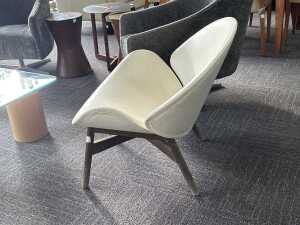 Pair of Gloster Dansk White Leather Tub Chairs - 3
