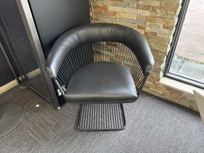 GlobeWest Leather Tub Chair