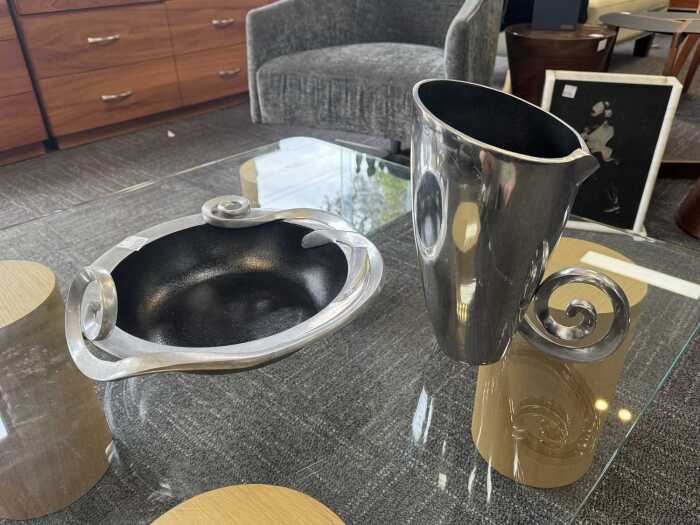 Decorative polished aluminium items