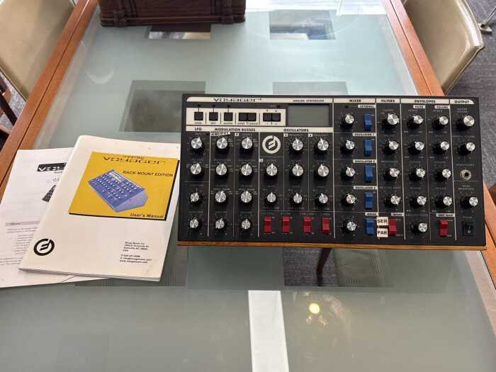 Moog voyager rack mount