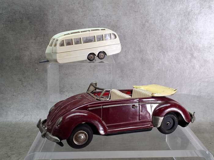 1960s Showa Japan tin plate VW Beetle and Caravane Henon trailer