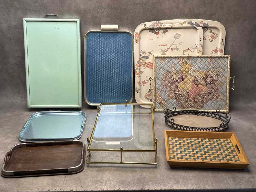 Assorted retro trays