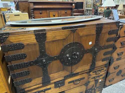 Antique Japanese Tansu chest
