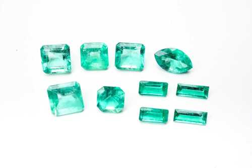 A large collection of Colombian emeralds 18.10cts