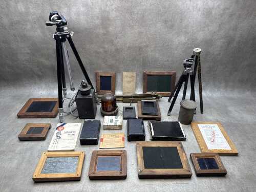 Vintage photographic accessories