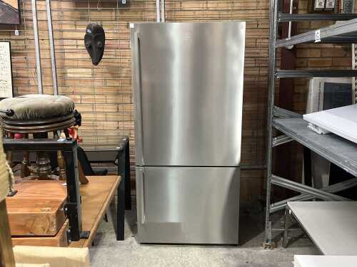 Electrolux 529L stainless steel fridge