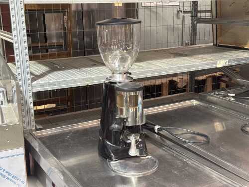 Fiorenzato F5 G/A commercial coffee grinder with takeaway cups and lids