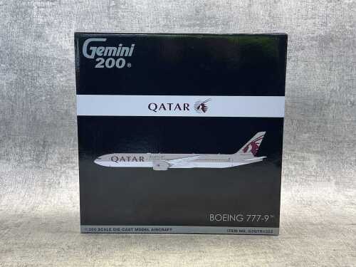 21 · Gemini 200 Qatar model aircraft