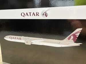Gemini 200 Qatar model aircraft - 4