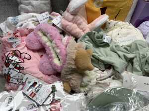 Group of baby girl's clothing - 3