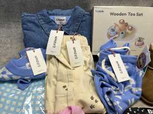 Group of mostly Girl's clothing size 2-4 - 2
