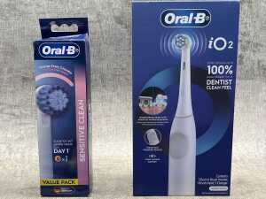 Group of Oral B products - 2