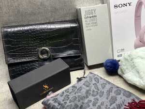 Group of Women's accessories - 3