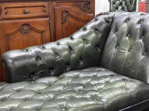 Green leather Chesterfield chaise - 2