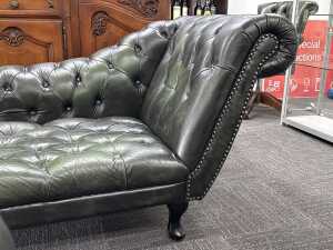 Green leather Chesterfield chaise - 3