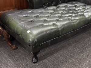 Green leather Chesterfield chaise - 4