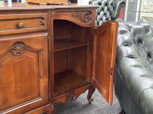 French provincial-style cherrywood breakfront buffet - 4