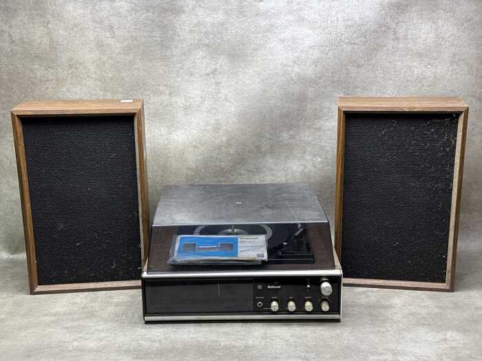National RE-7014B stereo record player with speakers