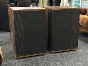 Pair of Bose 501 Series IV Direct/Reflecting stereo speakers