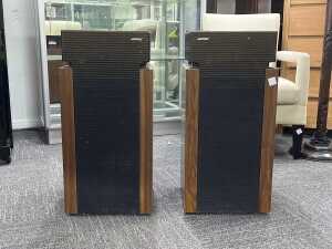 Pair of Bose 601 floor speakers