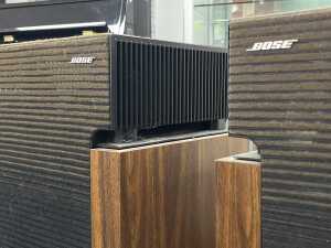 Pair of Bose 601 floor speakers - 2