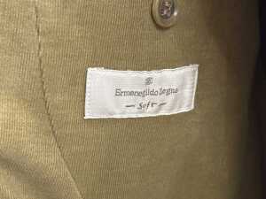 Designer-style corduroy three button two-piece suit. - 6