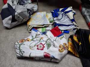 Designer-style scarves in various colours and fabrics - 2