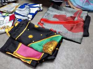 Designer-style scarves in various colours and fabrics - 3
