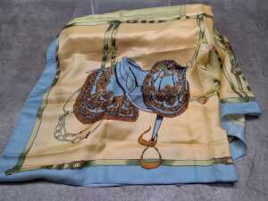 Designer-style scarves in assorted colours - 4