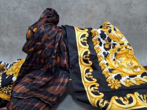 Designer-style scarves in various colours and fabrics - 2