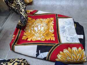 Designer-style scarves in various colours and fabrics - 5